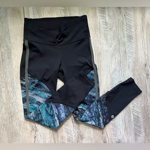 Lululemon Athletica Black Frozen Island Run to
Reset Tight 25 Leggings Size 4